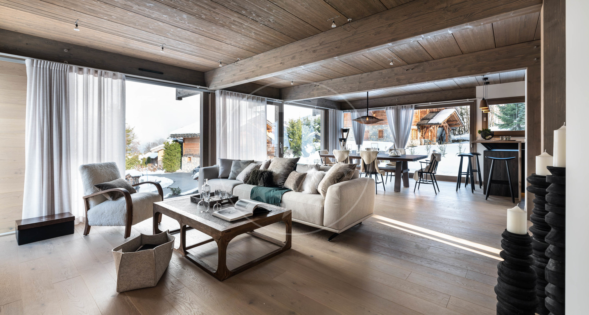 L'agence Immobilier De Luxe En Famille Saison 2 Immobilier de luxe Haute-Savoie, chalets et villas | Five Stars Agency